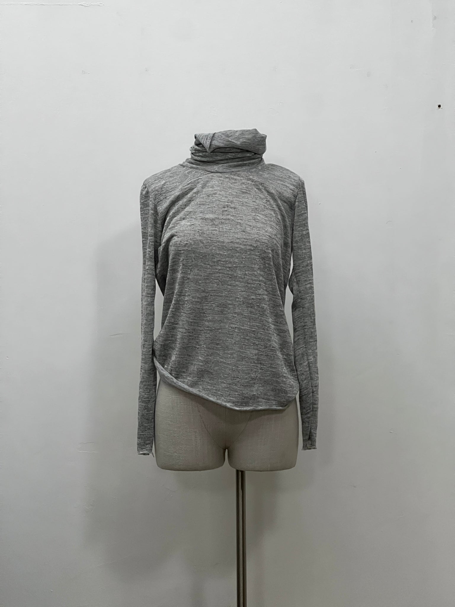 runway extra long turtle neck longsleeve